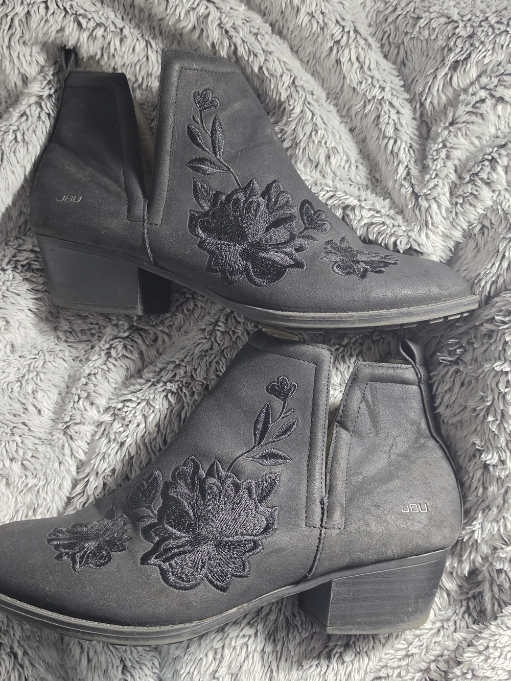 JBU Women's Black Embroidered Ankle Boots